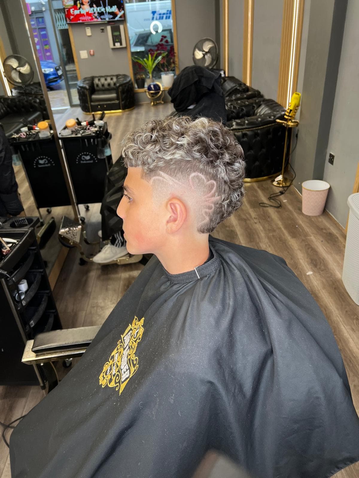 Curls & Detail